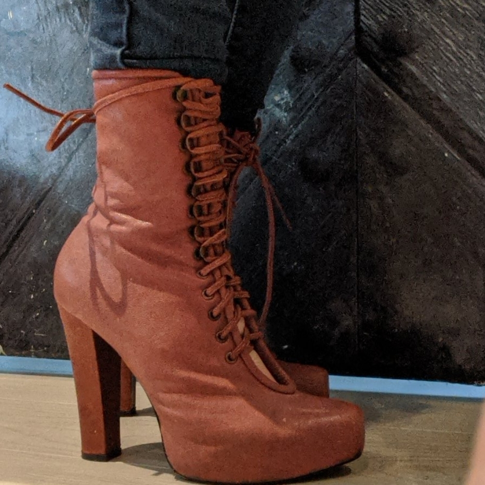 Kathryn Amberleigh heel boots
